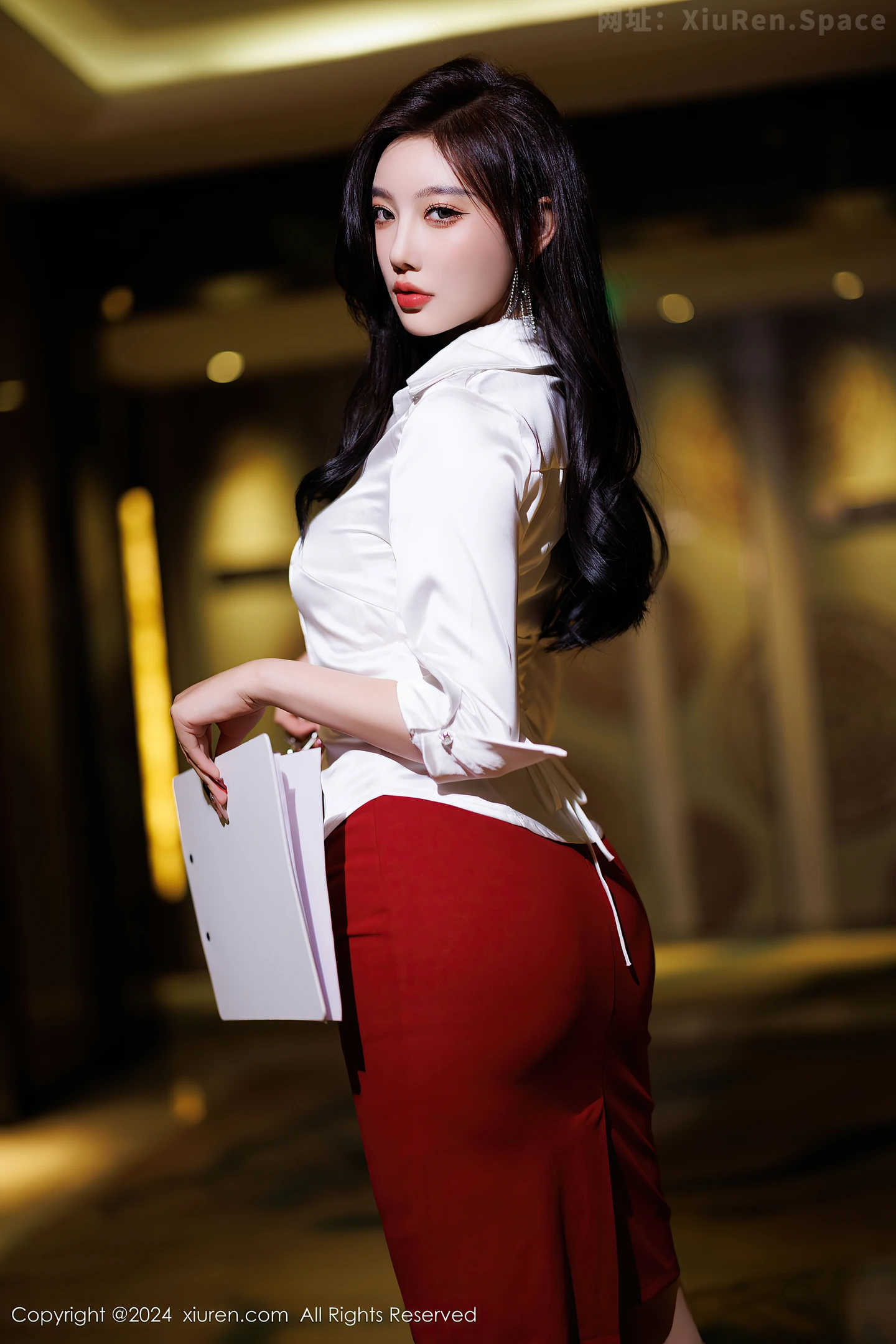 图片[4]-[XiuRen秀人网] VOL.9565 女神杨晨晨Yome性感白T配红短裙露白色内衣秀丰腴身材诱惑写真80P-秀人网官方网站